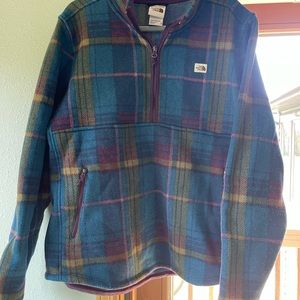 North Face XXL W's Printed Crescent 1/4 Zip Pullover.